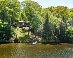 Cottage for Sale on Faris Lake