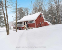 Cottage for Sale on Maclean Lake