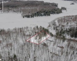 Cottage for Sale on Maclean Lake