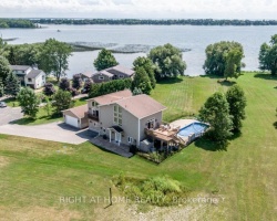 Cottage for Sale on Simcoe Lake