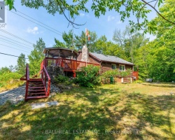 Cottage for Sale on Davis Lake