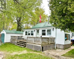 Cottage for Sale on Simcoe 