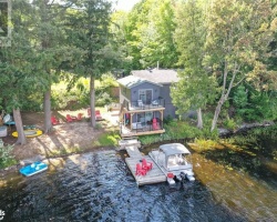 Cottage for Sale on Manitouwaba Lake