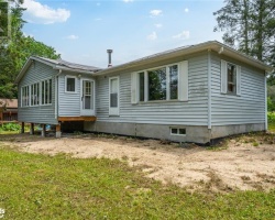 Cottage for Sale on Gull River