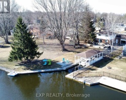 Cottage for Sale on Lake Simcoe