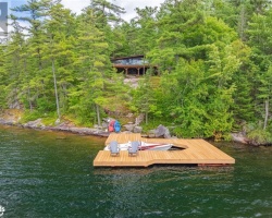 Cottage for Sale on Lake Joseph