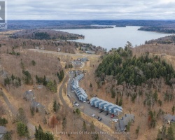 Cottage for Sale on Peninsula Lake