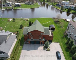 Cottage for Sale on Lake Simcoe