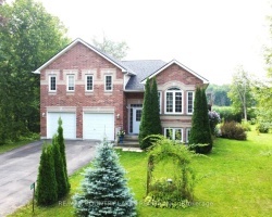 Cottage for Sale on Talbot 