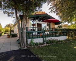 Cottage for Sale on Lake Simcoe