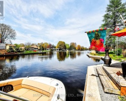 Cottage for Sale on Lake Simcoe
