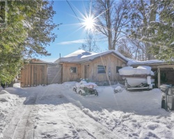 Cottage for Sale on Lake Simcoe