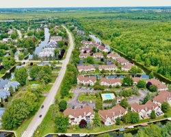 Cottage for Sale on Lake Simcoe