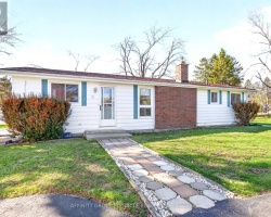 Cottage for Sale on Sturgeon Lake