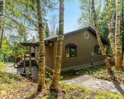 Cottage for Sale on Kennisis Lake