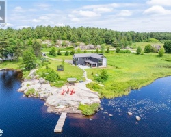 Cottage for Sale on Doe Lake