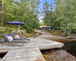 Cottage for Sale on Riley Lake