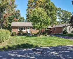 Property for Sale on 262 LAWRENCE AVENUE, 