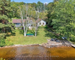 Cottage for Sale on Lake Vernon