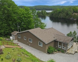 Cottage for Sale on Bob Lake