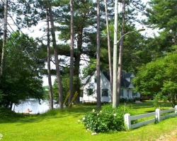 Cottage for Sale on Mirror Lake