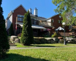 Cottage for Sale on Muskoka River