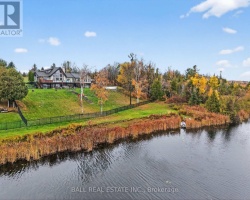 Cottage for Sale on Pigeon Lake