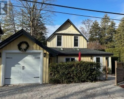 Cottage for Sale on Simcoe Lake