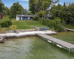 Cottage for Sale on Simcoe Lake