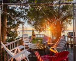 Cottage for Sale on Lake Simcoe
