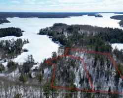 Cottage for Sale on Lake Joseph