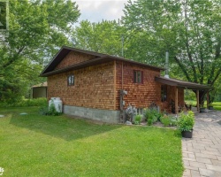 Cottage for Sale on Moore Lake