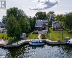 Cottage for Sale on Lake Simcoe