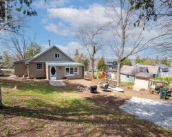 Cottage for Sale on Sturgeon Lake