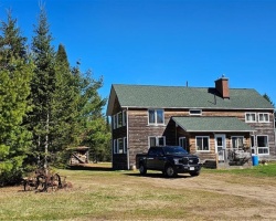 Cottage for Sale on King Lake