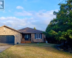 Cottage for Sale on Pigeon Lake