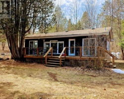 Cottage for Sale on Horseshoe Lake