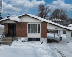 Property for Sale on 364 Mississaga Street W, Orillia