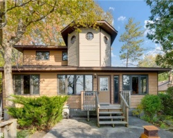 Cottage for Sale on Lake Simcoe