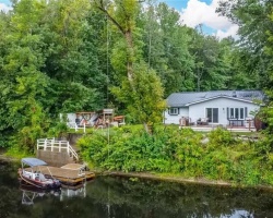 Cottage for Sale on Black River