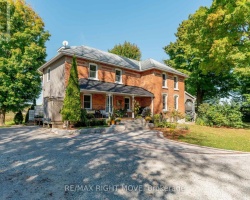 Cottage for Sale on Dalrymple-north 