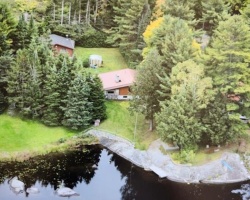 Cottage for Sale on Reay Lake