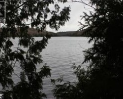 Cottage for Sale on Salerno Lake