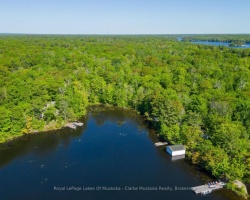 Cottage for Sale on Gloucester Pool