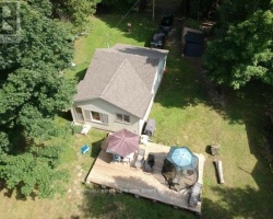 Cottage for Sale on Head Lake