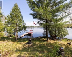 Cottage for Sale on Echo Lake