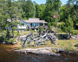 Cottage for Sale on Portage Lake