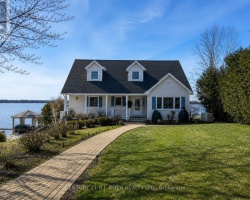 Cottage for Sale on Lake Simcoe
