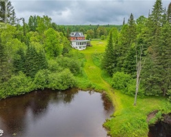 Cottage for Sale on Buck River