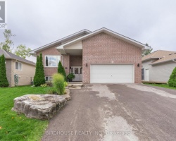 Property for Sale on 50 BIRCH CRESCENT, Kawartha Lakes (Bobcaygeon)